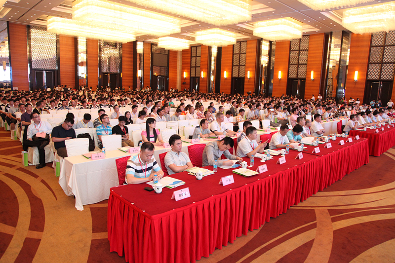 亮點科技聯(lián)合業(yè)界精英企業(yè)共同發(fā)起并成立了《東莞市電子商務(wù)協(xié)會》！
